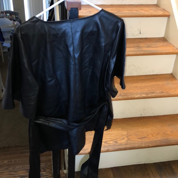 Eloquii black V-neck polyurethane blouse - Picture 7 of 8